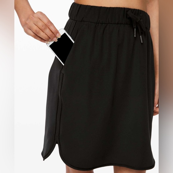 LULULEMON ATHLETICA On The Fly Skirt Black Athletic Wear Pockets - Picture 1 of 9